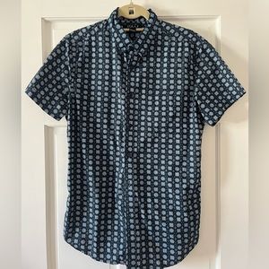 EXCELLENT CONDITION MENS SHORT SLEEVE SHIRT